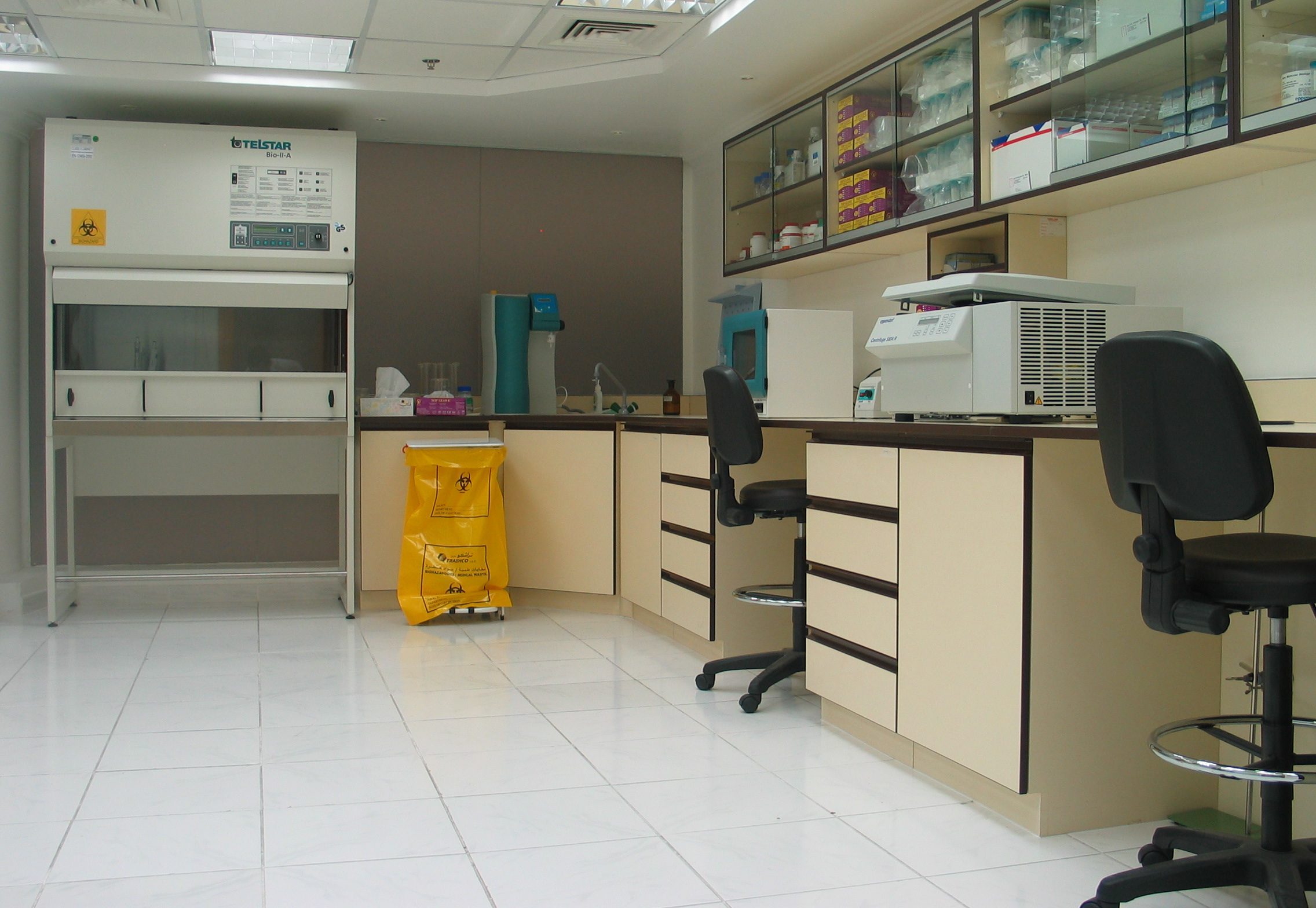 medical-laboratory-furniture-suppliers-uae.jpg