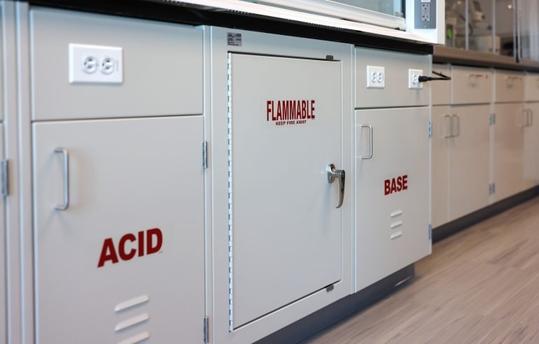 laboratory-furniture-suppliers-in-uae.jpg