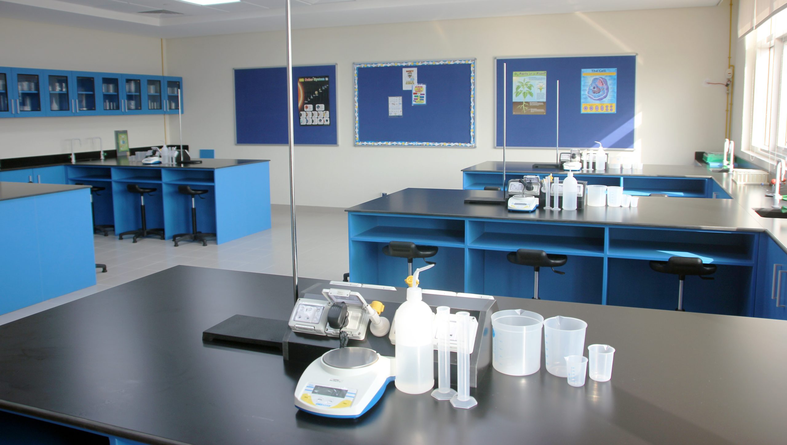 laboratory-furniture-for-research-labs-uae.jpg