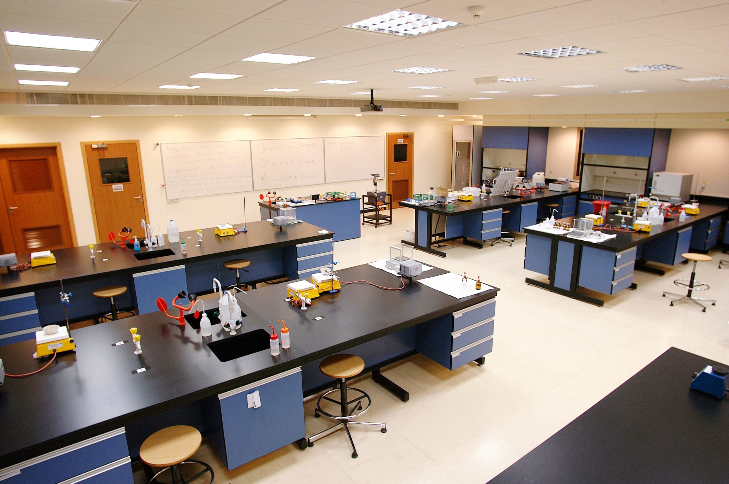 laboratory-furniture-for-education-uae.jpg