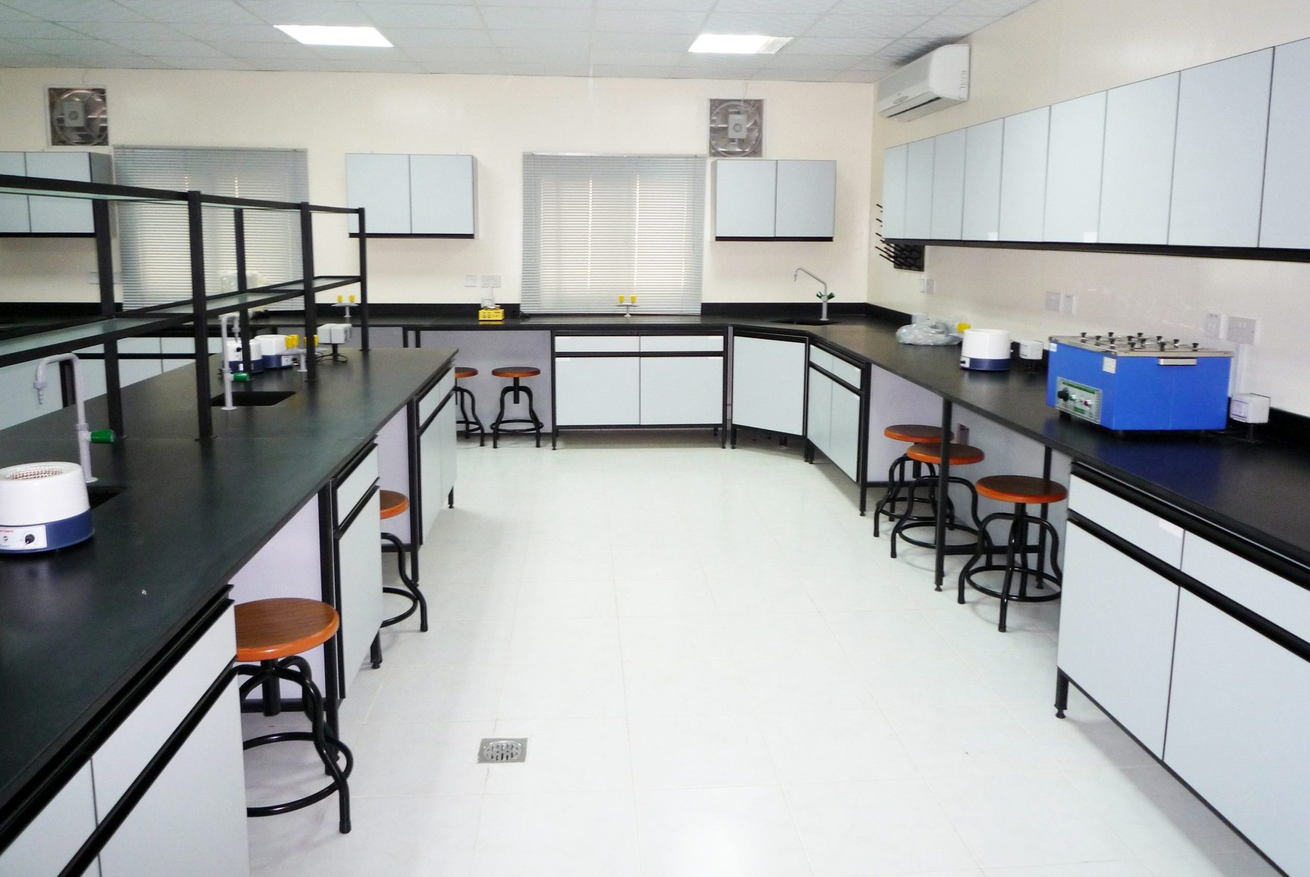 laboratory-furniture-for-research-labs-uae.jpg