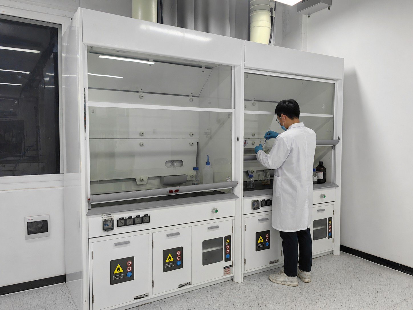 metal-laboratory-manufacturers-gcc-educational-lab.jpg